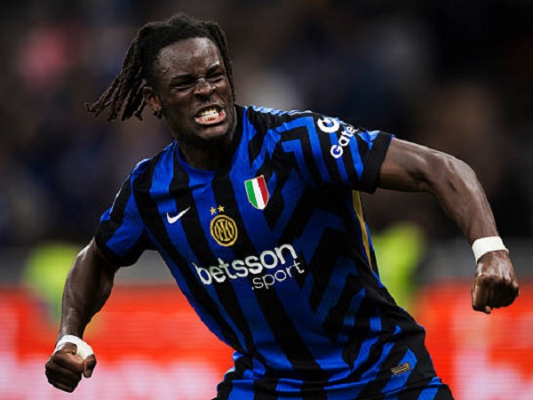 Yann Bisseck Sambut Baik Minat Palace, Inter Belum Sepakat Soal Harga